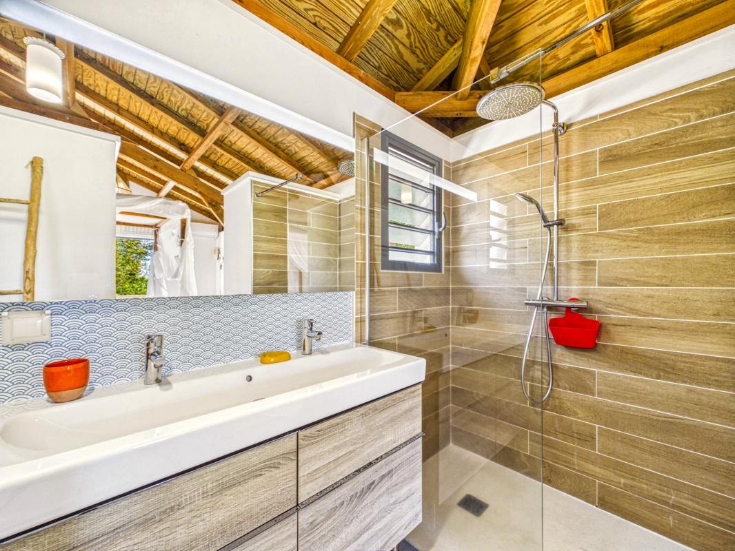 26.Location villa piscine vue mer 3 chambres Deshaies Guadeloupe